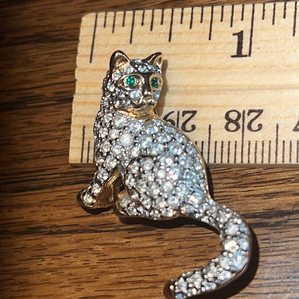 Vintage Swarovski Paved Signed Crystal Cat Pin - Picture 2 of 3